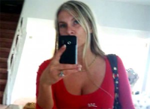 Louna souhaite découvrir le SM
